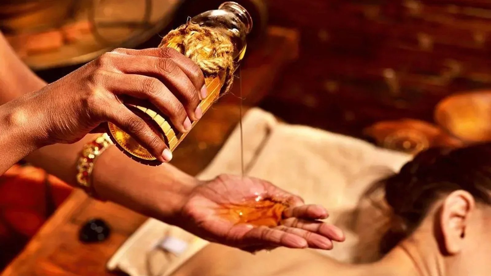 8 Day Ayurvedic Massage Training with Yoga Retreat Experience in Kathmandu, Nepal